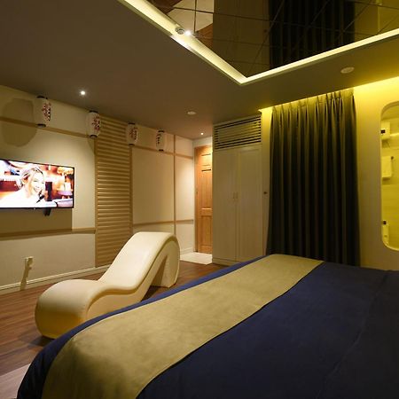 Chiic House 1 - Khach San Tinh Yeu Hotel Дананг Екстериор снимка